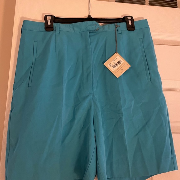 NWT Womens shorts sz 14 - Picture 1 of 3